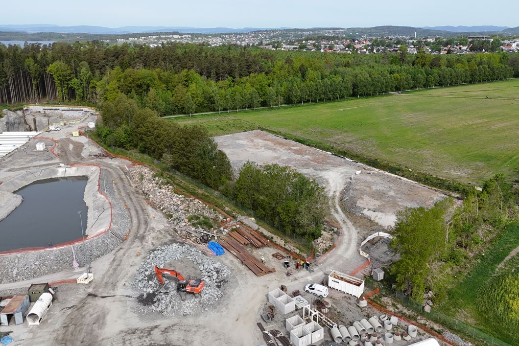 Dronefoto som viser aktuelt område for mulig etablering av knuseverket. 