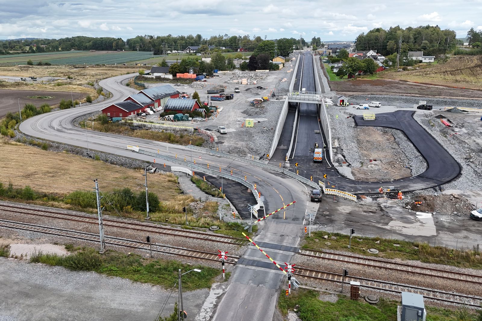 Dronefoto som viser veikulverten. 