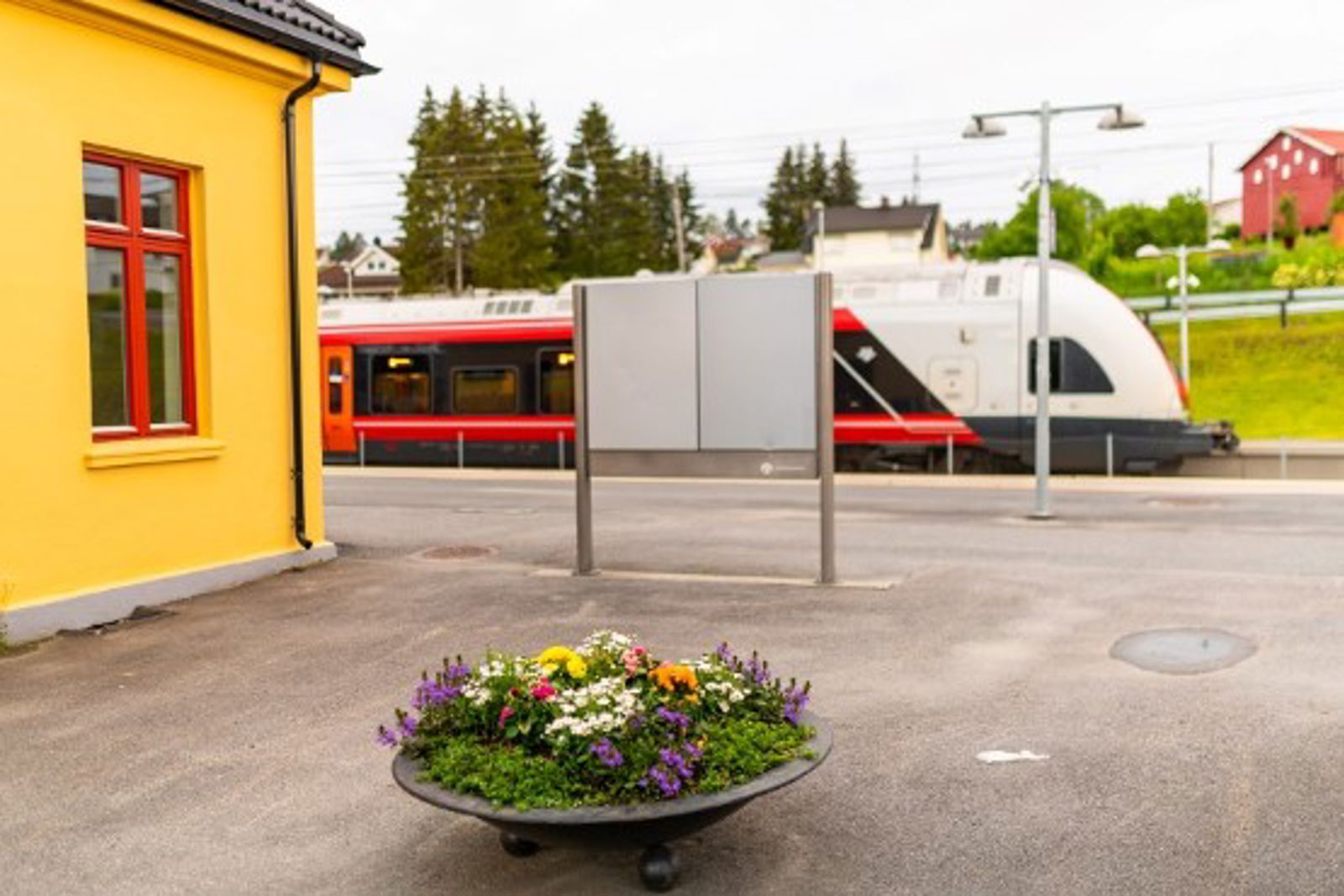 Exterior view of Vestfossen station