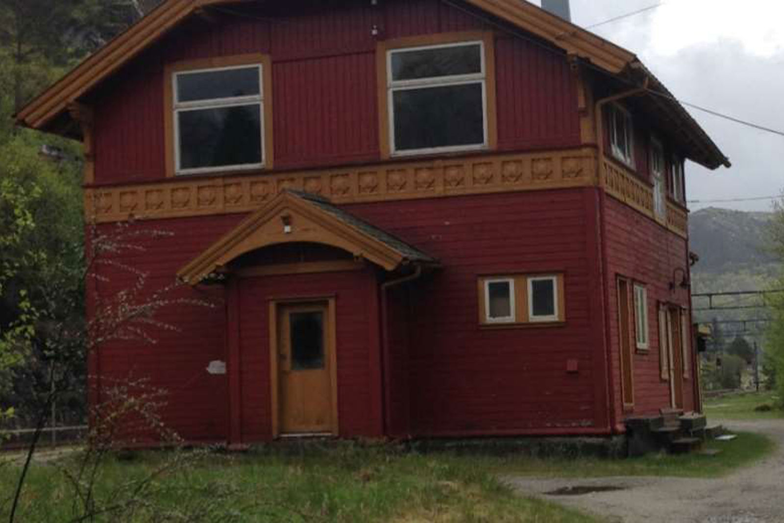 Stasjonsbygningen på Heskestad stasjon