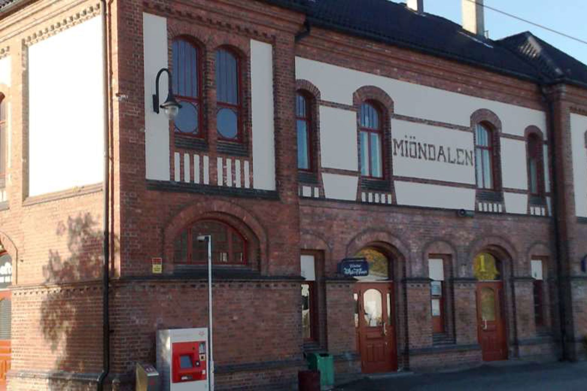 Eksteriørfoto av Mjøndalen stasjon